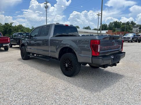 Used 2022 Ford F250 XLT w/ Black Appearance Package AWD/4WD image 6