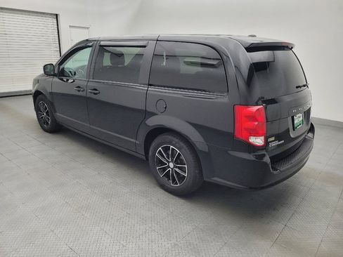 Used 2018 Dodge Grand Caravan SE FWD image 3
