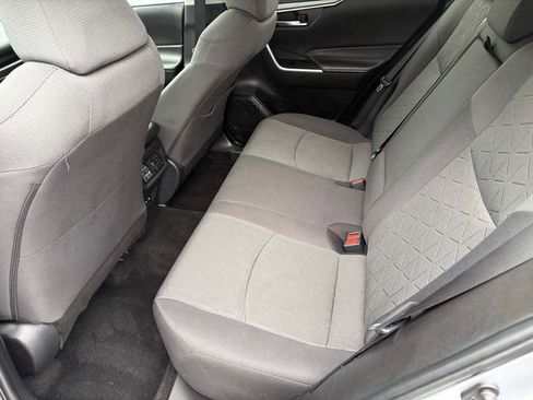 Used 2021 Toyota RAV4 XLE w/ Convenience Package AWD/4WD image 19