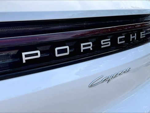 Used 2025 Porsche Cayenne AWD/4WD image 10