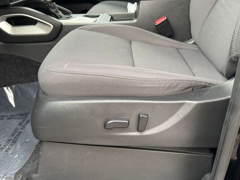 Used 2024 Nissan Frontier SV image 14