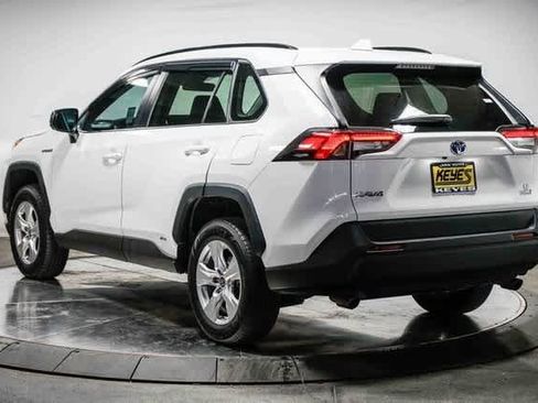 Used 2021 Toyota RAV4 LE w/ Carpet Mat Package (TMS) image 2