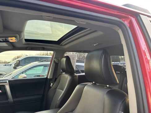 Used 2018 Toyota 4Runner SR5 Premium image 15