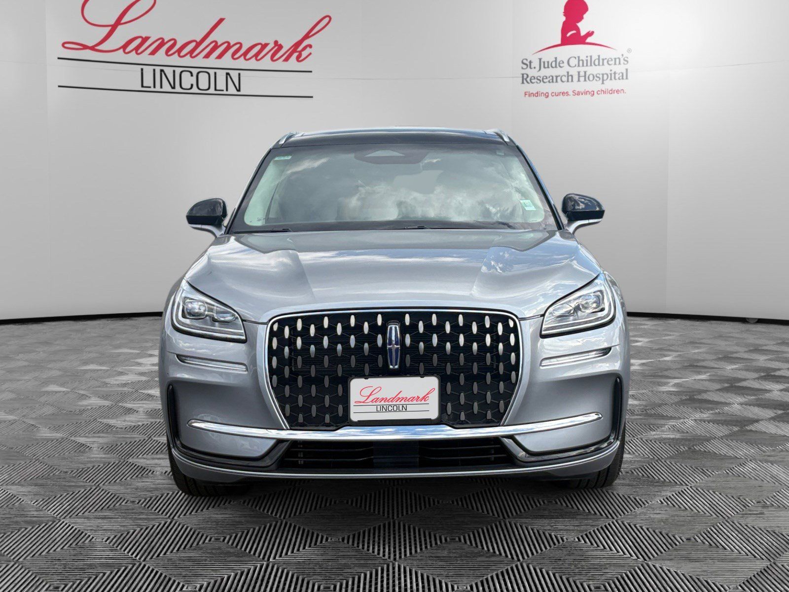 Certified 2024 Lincoln Corsair Grand Touring AWD/4WD image 8