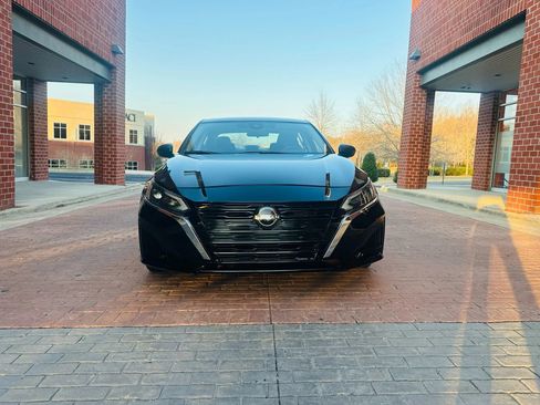 Used 2024 Nissan Altima 2.5 S FWD image 2