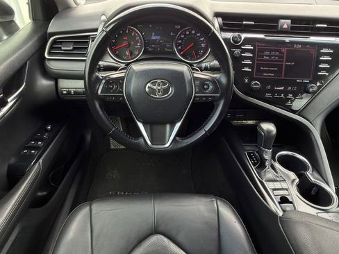 Used 2019 Toyota Camry XSE FWD image 11