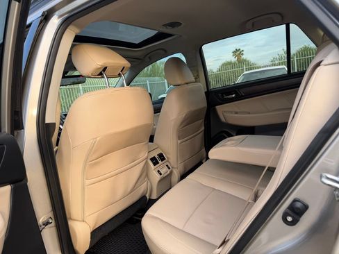 Used 2018 Subaru Outback 3.6R Limited AWD/4WD image 6