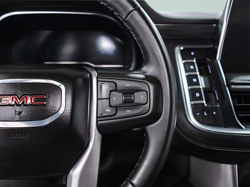 Used 2024 GMC Yukon SLT AWD/4WD image 11