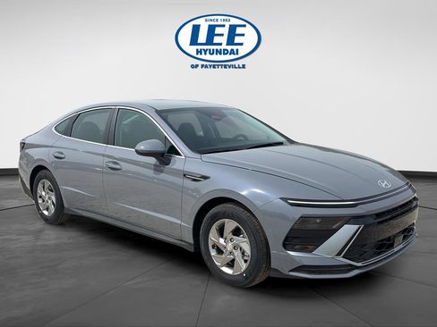 New 2026 Hyundai Sonata SE FWD image 1