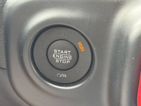 Used 2022 Jeep Wrangler Sport AWD/4WD image 18