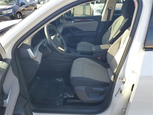 Certified 2025 Volkswagen Tiguan S image 15