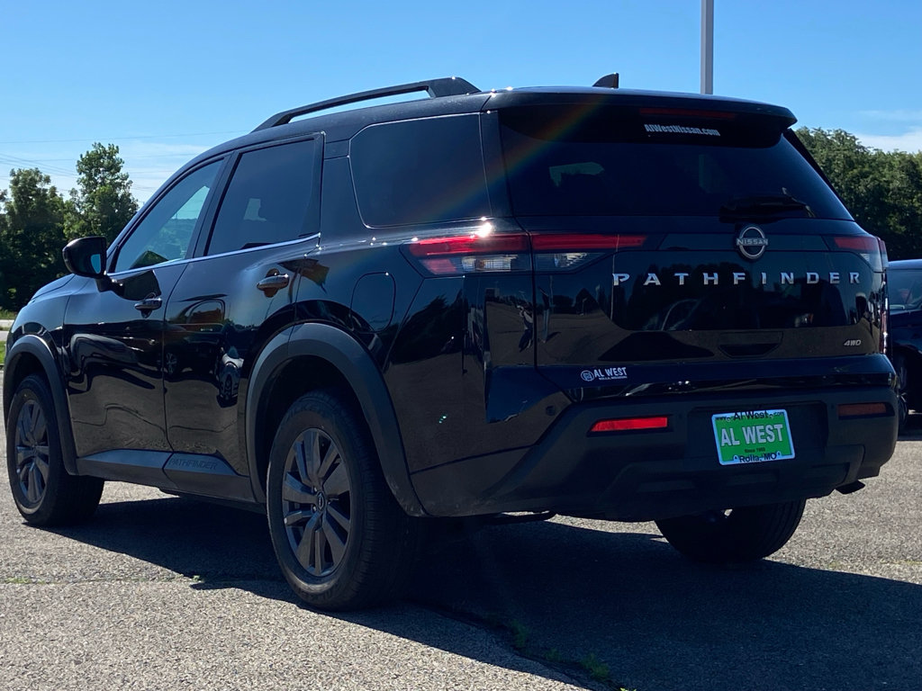 Used 2025 Nissan Pathfinder SV AWD/4WD image 4