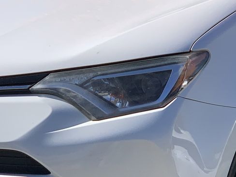 Used 2016 Toyota RAV4 LE image 6