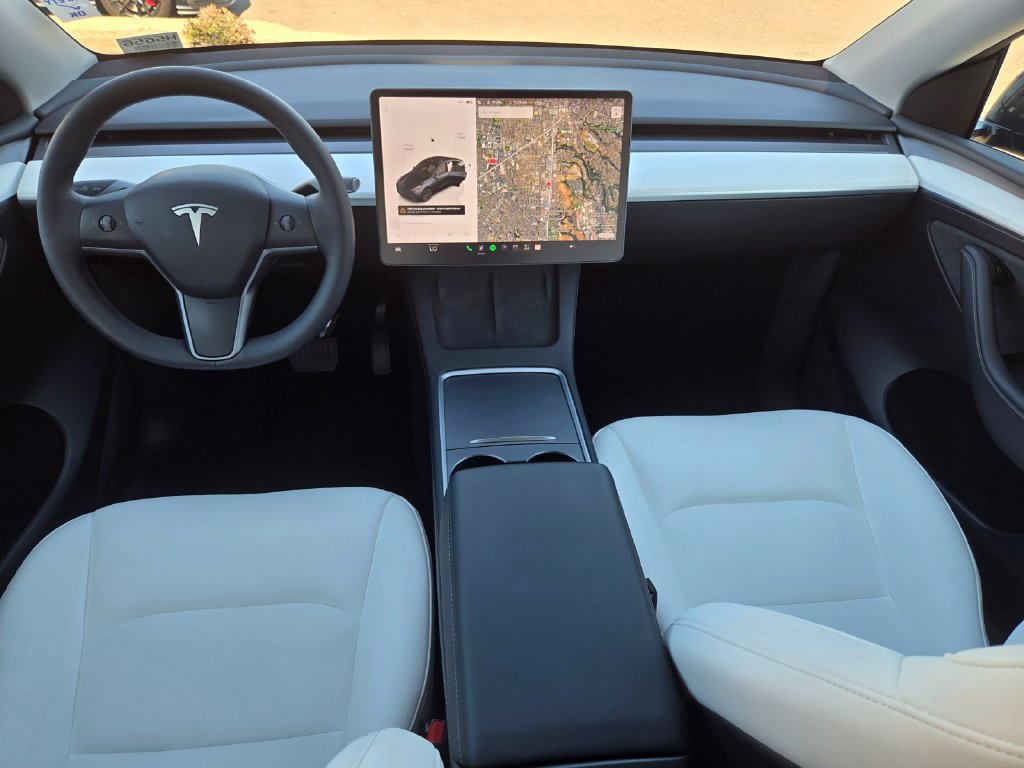 Used 2024 Tesla Model Y Long Range RWD image 15