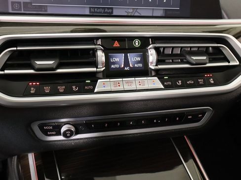 Used 2021 BMW X7 xDrive40i image 9