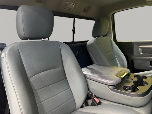 Used 2015 RAM 3500 Tradesman w/ Chrome Appearance Group AWD/4WD image 19