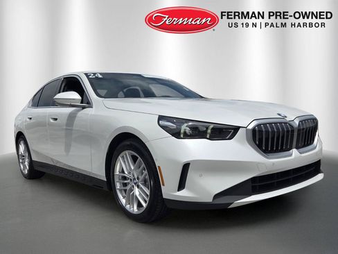 Certified 2024 BMW 530i w/ Convenience Package RWD image 1