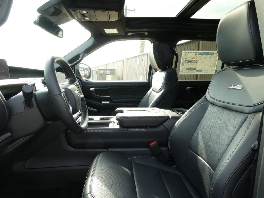 New 2027 Ford Expedition Platinum w/ Stealth Performance Package AWD/4WD image 18