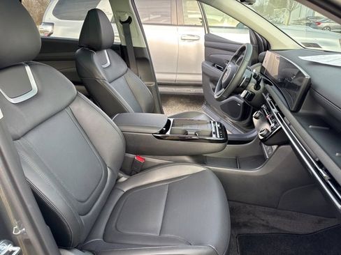 Used 2025 Hyundai Tucson Limited image 13