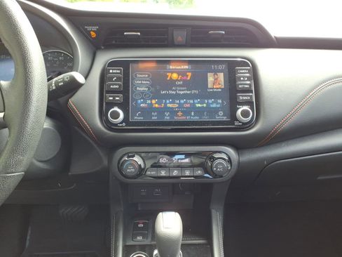 Used 2023 Nissan Kicks SR FWD image 10