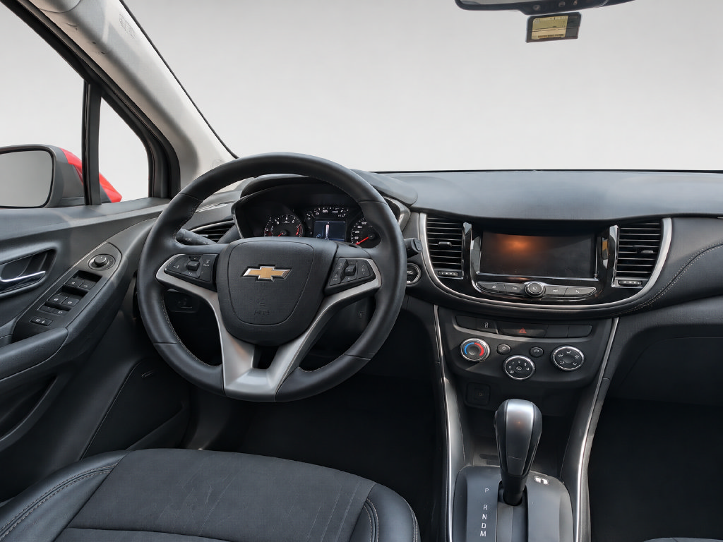Used 2020 Chevrolet Trax LT w/ Sun & Sound Package FWD image 21