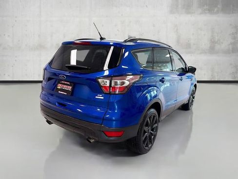 Used 2018 Ford Escape SE w/ SE Sport Appearance Package image 5