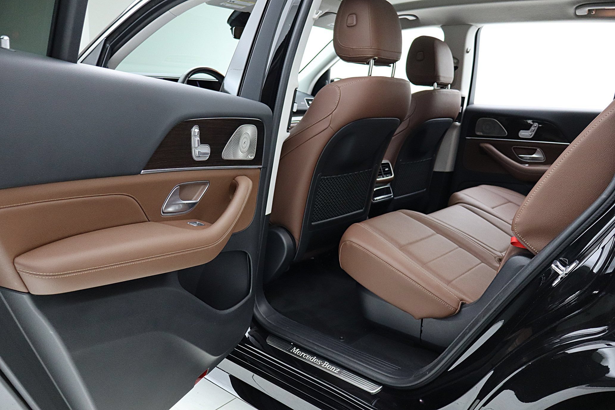 Used 2024 Mercedes-Benz GLS 450 4MATIC image 38