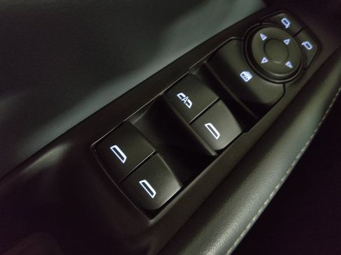 Used 2018 Buick Enclave Essence image 27