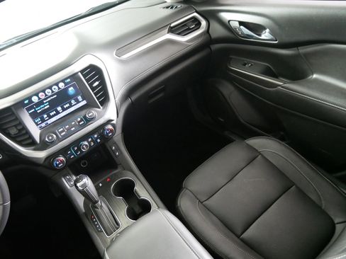 Used 2017 GMC Acadia SLT image 11