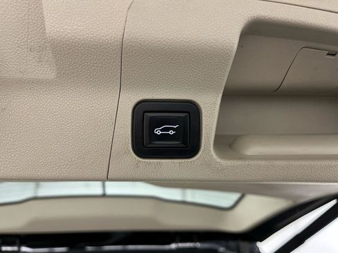 Used 2017 GMC Acadia Denali w/ Technology Package AWD/4WD image 34