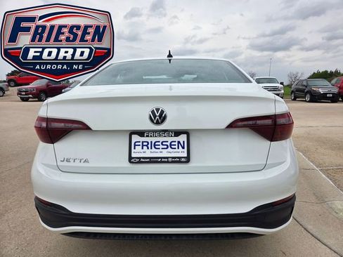 Used 2024 Volkswagen Jetta Sport FWD image 6
