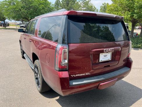 Used 2019 GMC Yukon XL SLT w/ Open Road Package AWD/4WD image 3