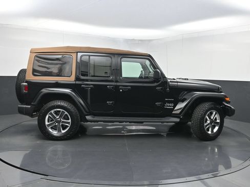 Used 2022 Jeep Wrangler Unlimited Sahara w/ Cold Weather Group AWD/4WD image 40