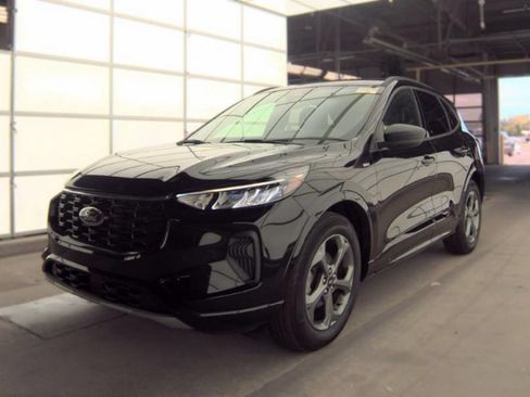 Used 2023 Ford Escape ST-Line w/ Tech Pack #1 AWD/4WD image 2