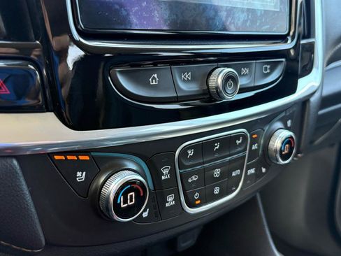 Used 2019 Chevrolet Traverse Premier w/ Driver Confidence II Package FWD image 26