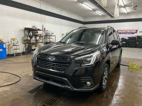 Used 2023 Subaru Forester Premium AWD/4WD image 37