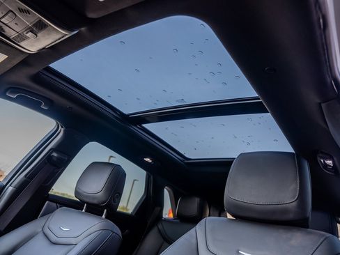 Used 2024 Cadillac XT5 Premium Luxury image 17