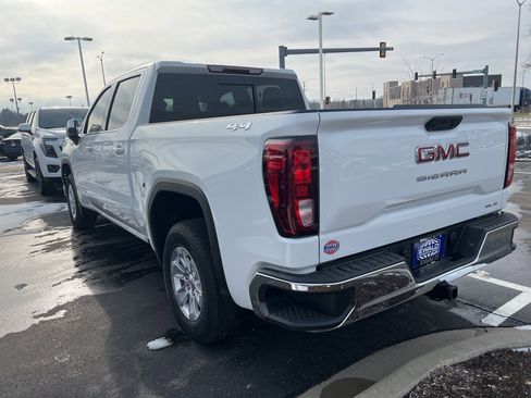 New 2026 GMC Sierra 1500 SLE w/ Preferred Package image 7