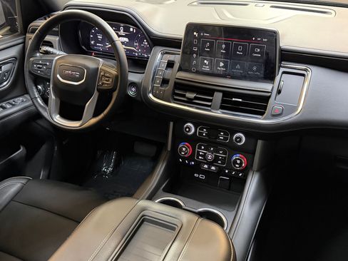 Used 2022 GMC Yukon XL SLT RWD image 4