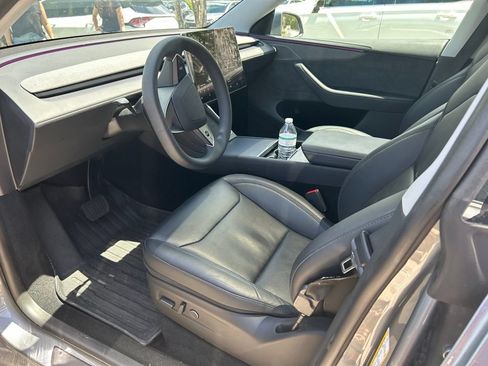Used 2026 Tesla Model Y 2WD image 5