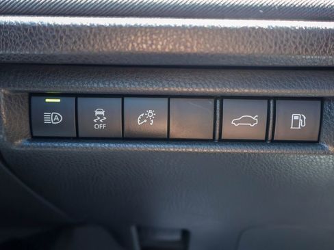 Used 2025 Toyota Camry LE w/ Convenience Package image 16