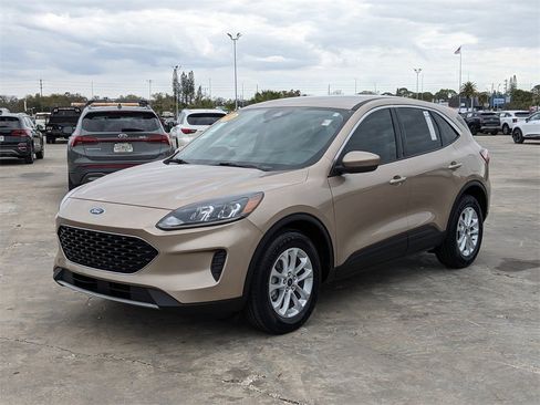 Used 2020 Ford Escape SE image 4