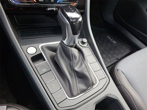 New 2026 Volkswagen Jetta SE image 8