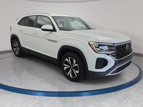 Certified 2024 Volkswagen Atlas Cross Sport SE AWD/4WD image 3