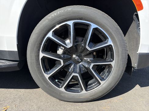 Used 2022 Chevrolet Tahoe RST w/ Luxury Package image 13