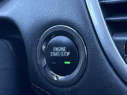 Used 2020 Chevrolet Trax LT w/ LT Convenience Package image 26