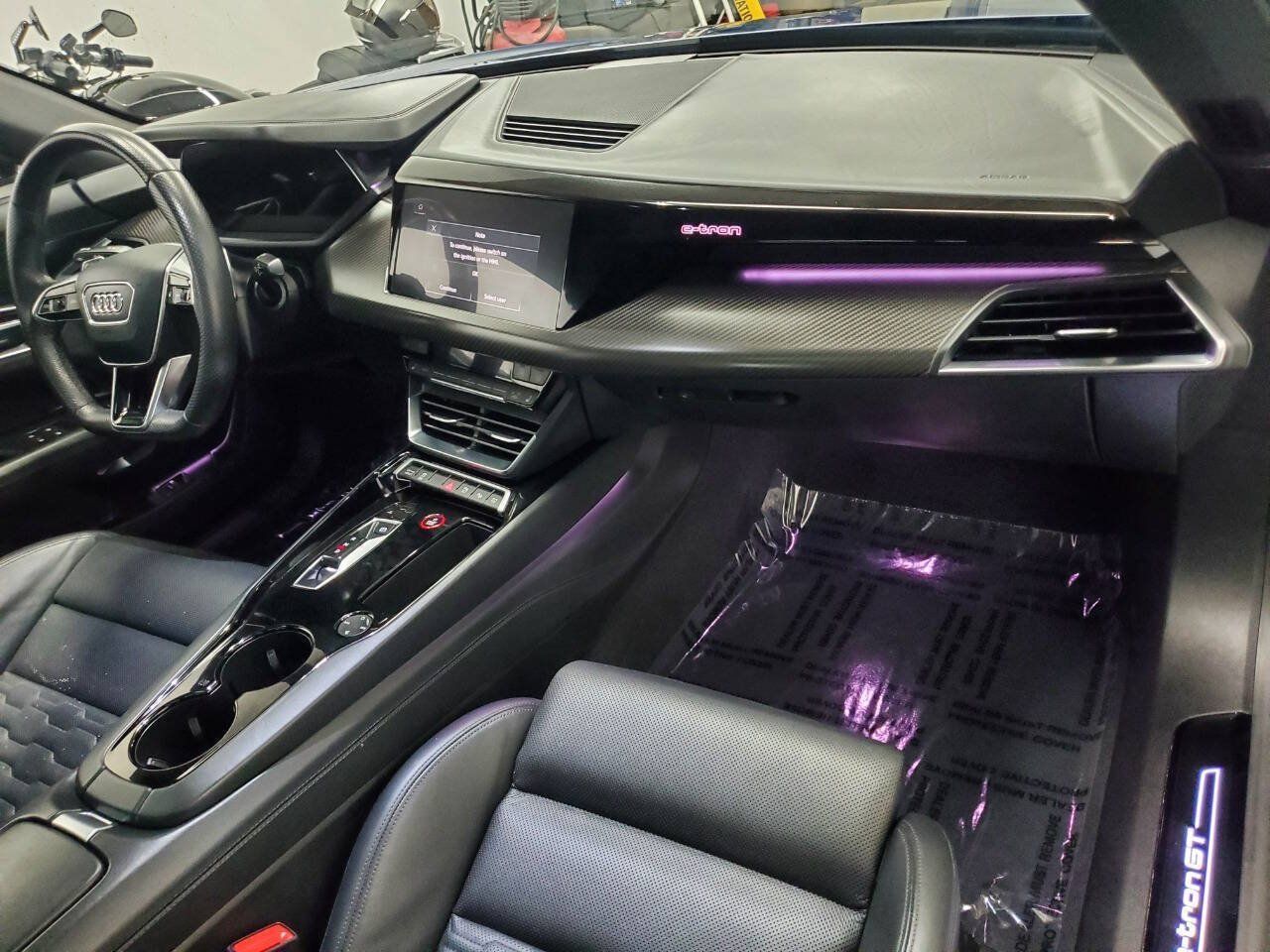 Used 2022 Audi e-tron GT Prestige AWD/4WD image 14