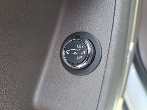Used 2019 Chevrolet Traverse Premier w/ Driver Confidence II Package FWD image 28
