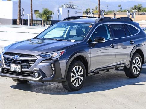 Used 2025 Subaru Outback Premium image 4