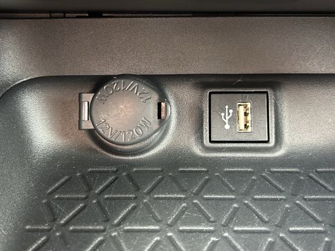 Certified 2025 Toyota RAV4 XLE AWD/4WD image 30